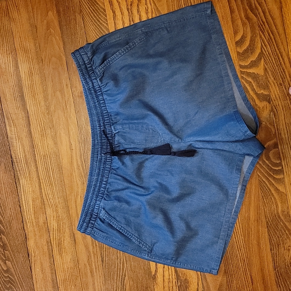 Old Navy LaRge denim blue 4" inseam